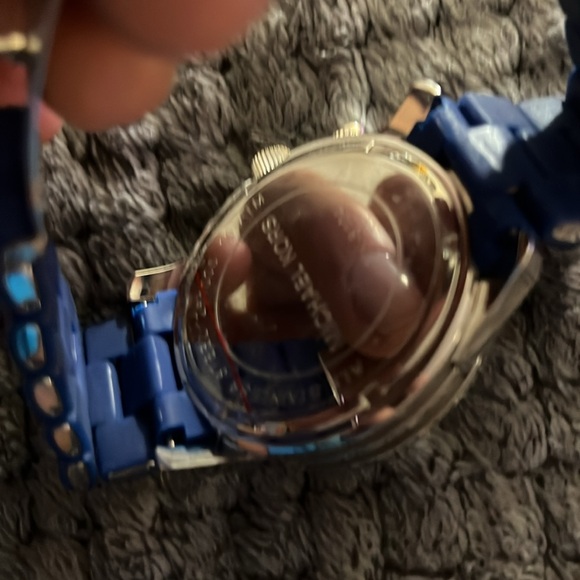 Watch - Picture 3 of 5